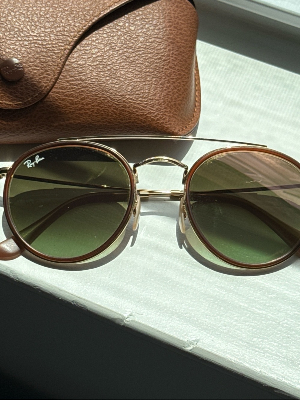 Ray-Ban Women's Sunglasses with case - Picture 2 of 3